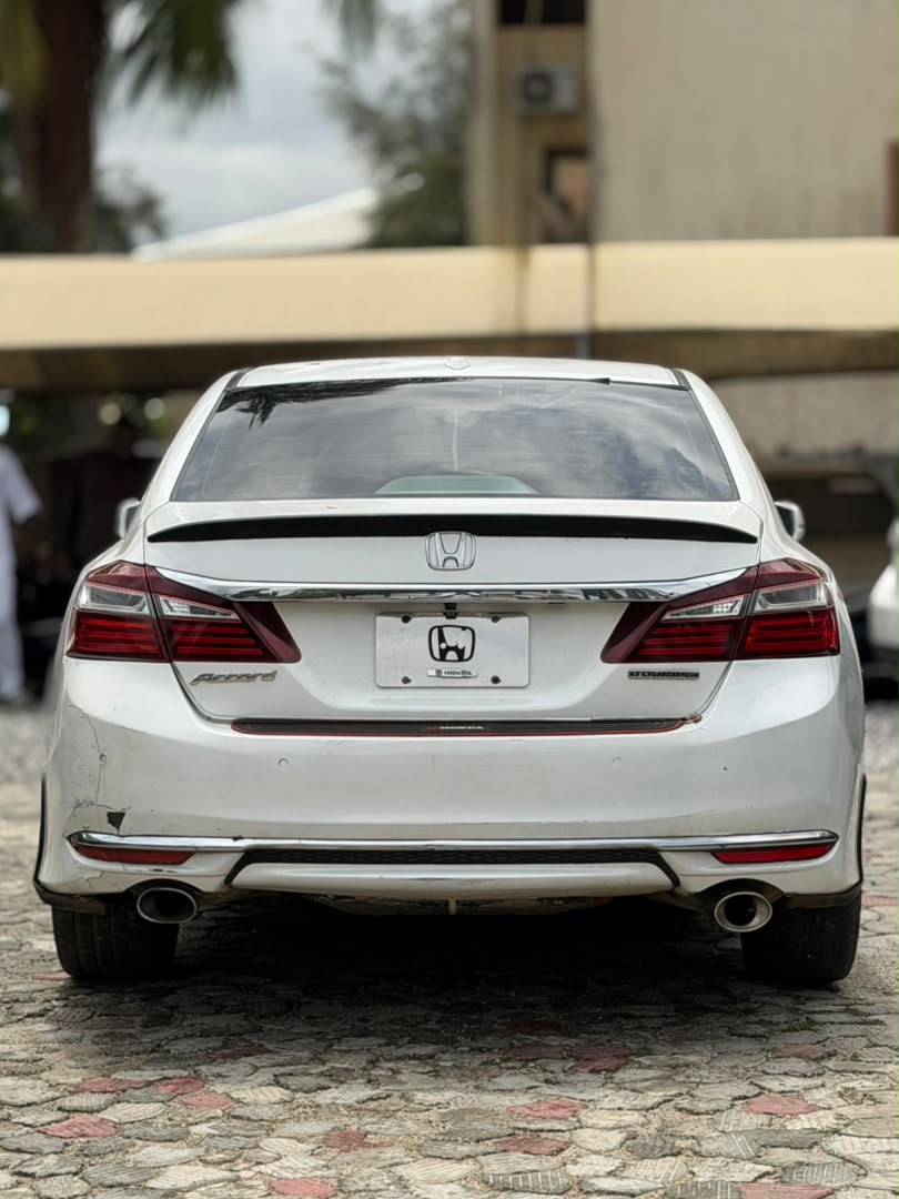 
								QUICK SALE!!! 2017 ON BELT HONDA ACCORD V6 TOURING AVAILABLE  PRICE: 8M NET full									