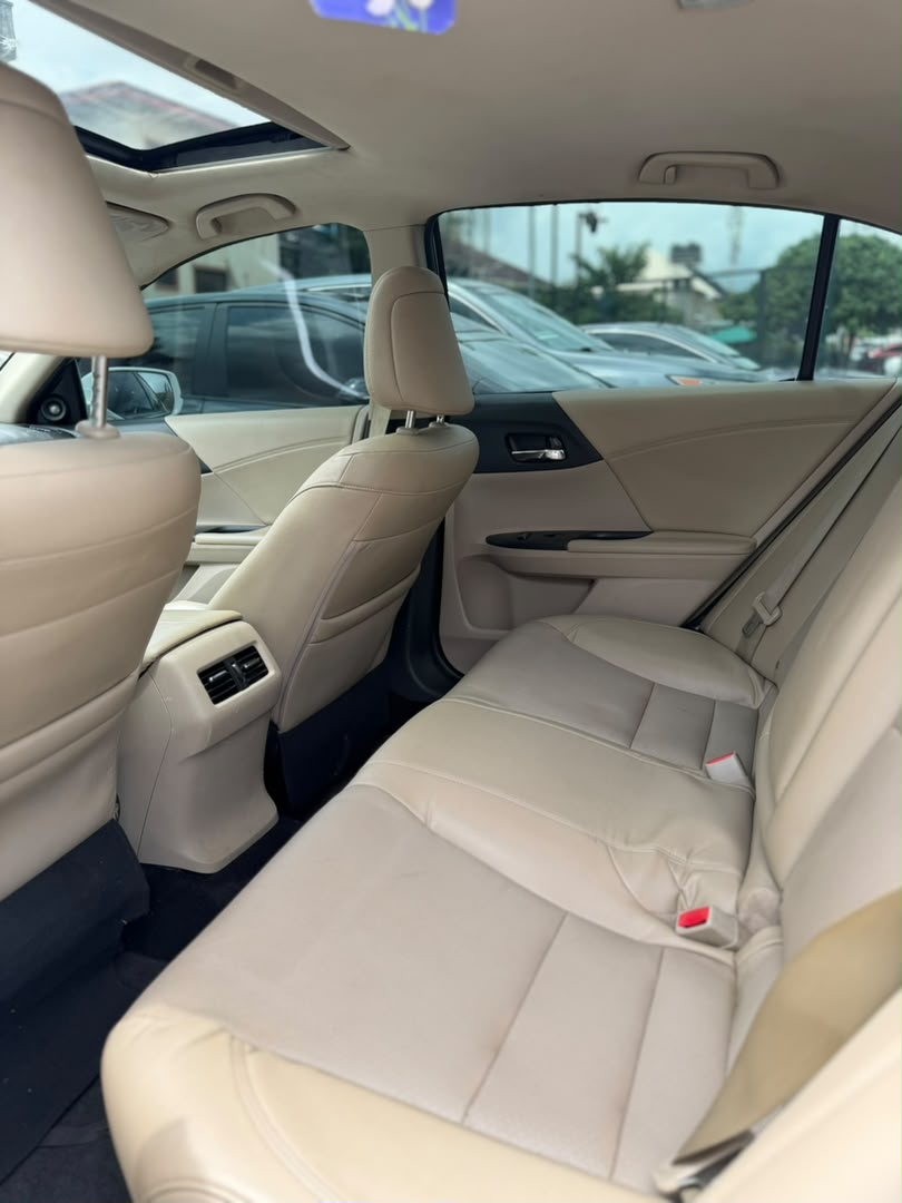 
								QUICK SALE!!! 2017 ON BELT HONDA ACCORD V6 TOURING AVAILABLE  PRICE: 8M NET full									