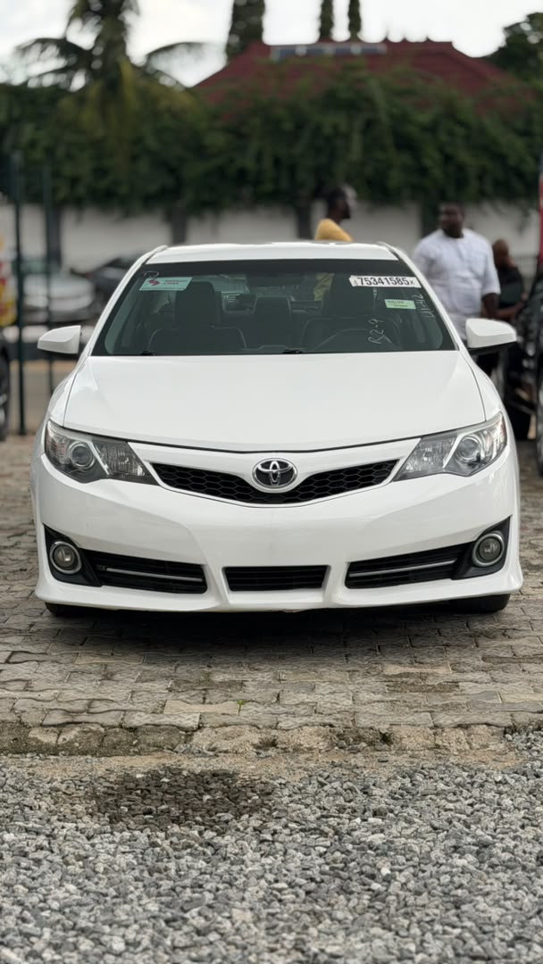 
								CLEAN FOREIGN USED 2014 CAMRY SPORT  PRICE: 13.5M full									