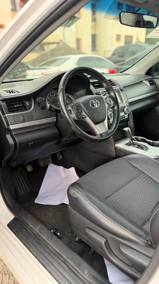 
								CLEAN FOREIGN USED 2014 CAMRY SPORT  PRICE: 13.5M full									