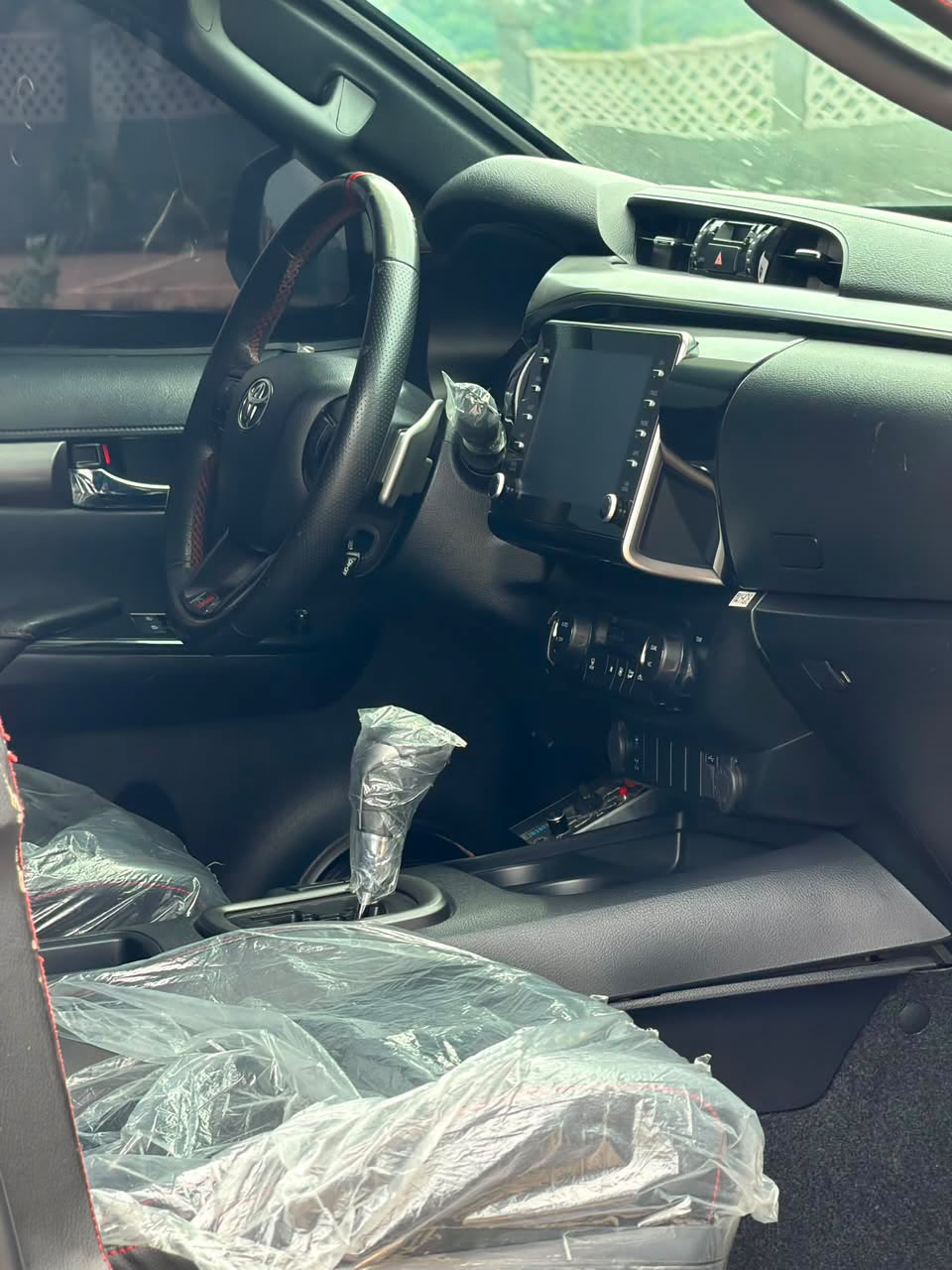 
								BULLETPROOF TOYOTA HILUX 2023 KITTED TO GR SPORT   ORIGINAL DUTY 📃  PRICE: 144M 💰  ABUJA DEAL📍  NATIONWIDE DELIVERY full									