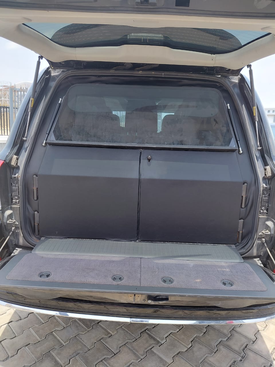 
								2017 bulletproof land Cruiser v8 engine with duty and euc documents  📍Pkrice N84m  Abuja deal full									