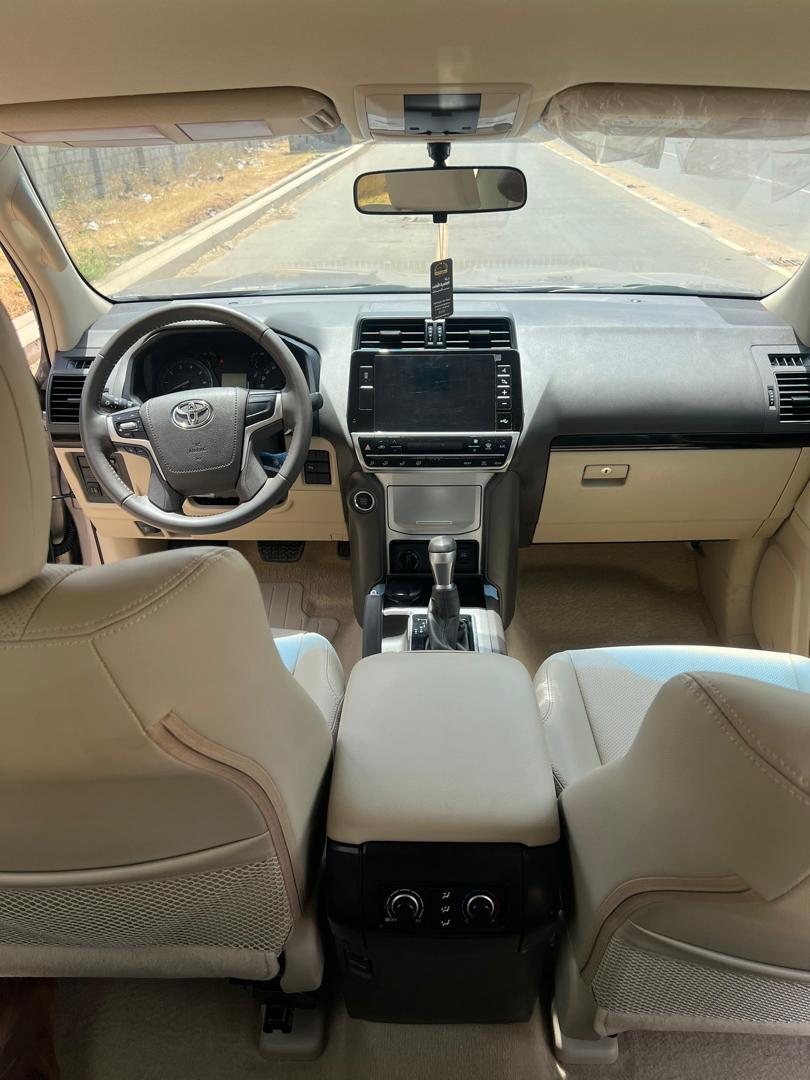 
								Brand new 2024 Land Cruiser Prado 4plugs with allocation papers 📍Pkrice 100m net  Buyer drops Abuja deal full									