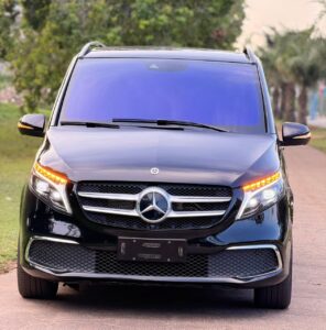 2021 Mercedes-Benz V260 – Executive Luxury on Wheels. ✨  Travel in first-class comfort with the 2021 Mercedes-Benz V260.   PRICE; 130M OnLy💰  Executive masterpiece with an advanced Mercedes technology that makes every journey unforgettable  AbuJa LoKaTioN