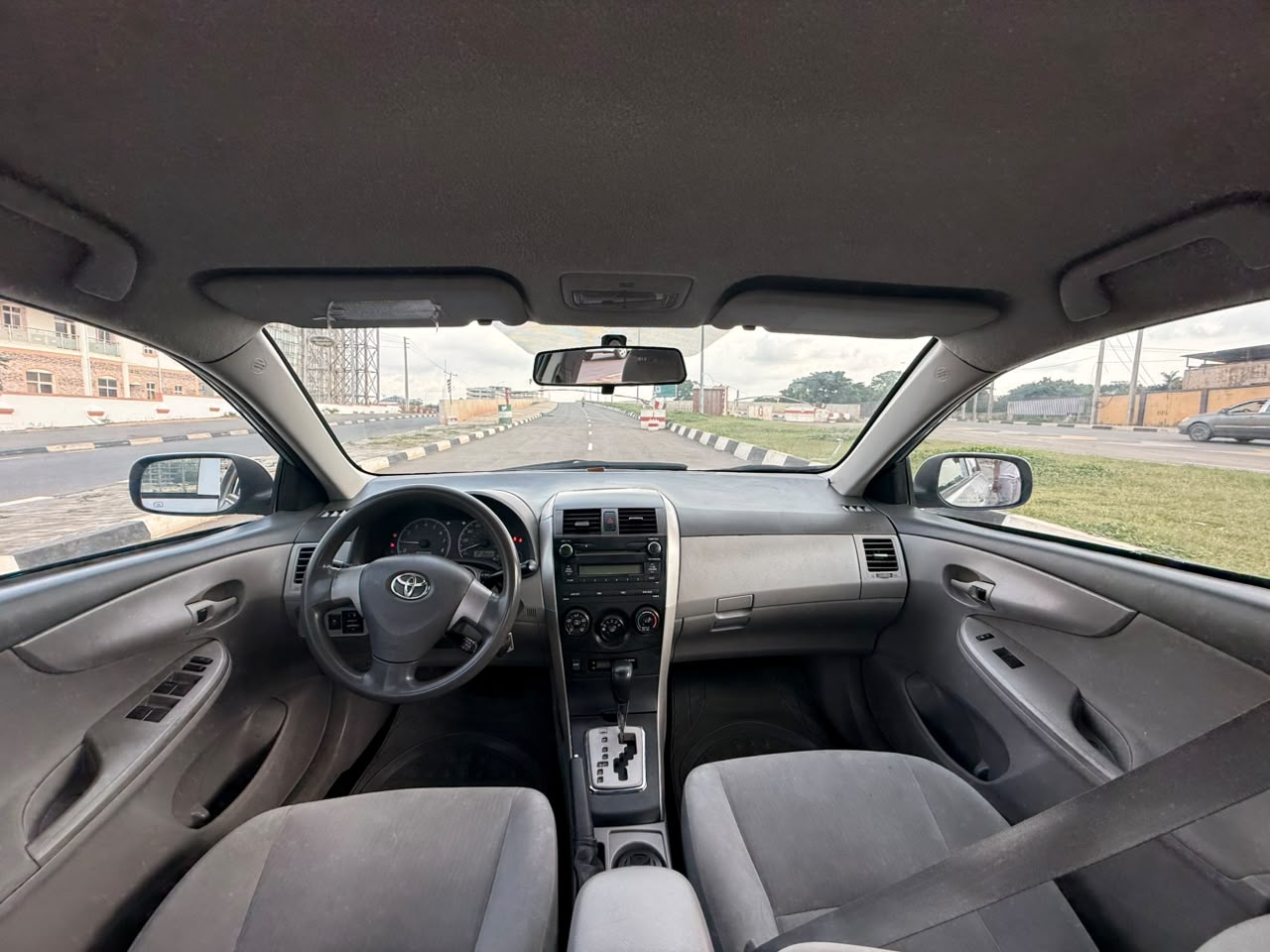 
								NEATLY USED 2010 TOYOTA COROLLA LE IN PERFECT CONDITION PROPERLY DOCUMENTED GOING FOR 8M ABUJA DEAL full									
