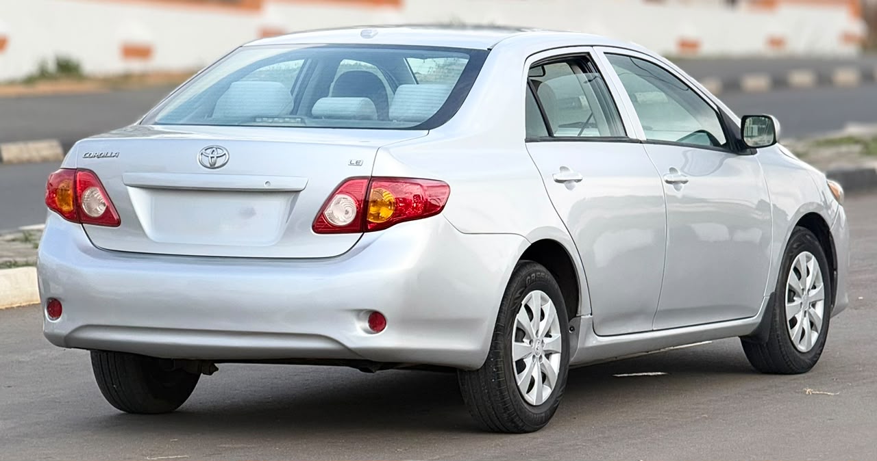 
								NEATLY USED 2010 TOYOTA COROLLA LE IN PERFECT CONDITION PROPERLY DOCUMENTED GOING FOR 8M ABUJA DEAL full									