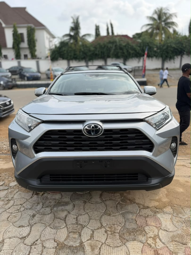 
								CLEAN FOREIGN USED 2022 TOYOTA RAV4  PRICE: 39M full									