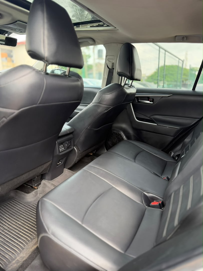 
								CLEAN FOREIGN USED 2022 TOYOTA RAV4  PRICE: 39M full									