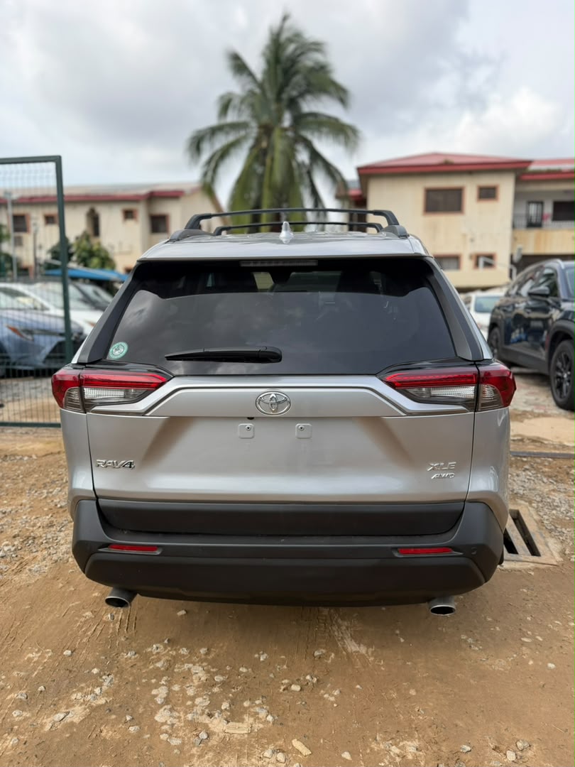 
								CLEAN FOREIGN USED 2022 TOYOTA RAV4  PRICE: 39M full									