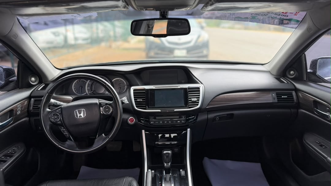 
								CLEAN FOREIGN USED 2016 HONDA ACCORD EXL AVAILABLE  PRICE: 18.5M full									