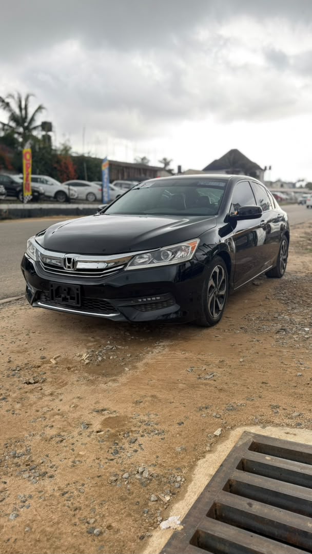 
								CLEAN FOREIGN USED 2016 HONDA ACCORD EXL AVAILABLE  PRICE: 18.5M full									