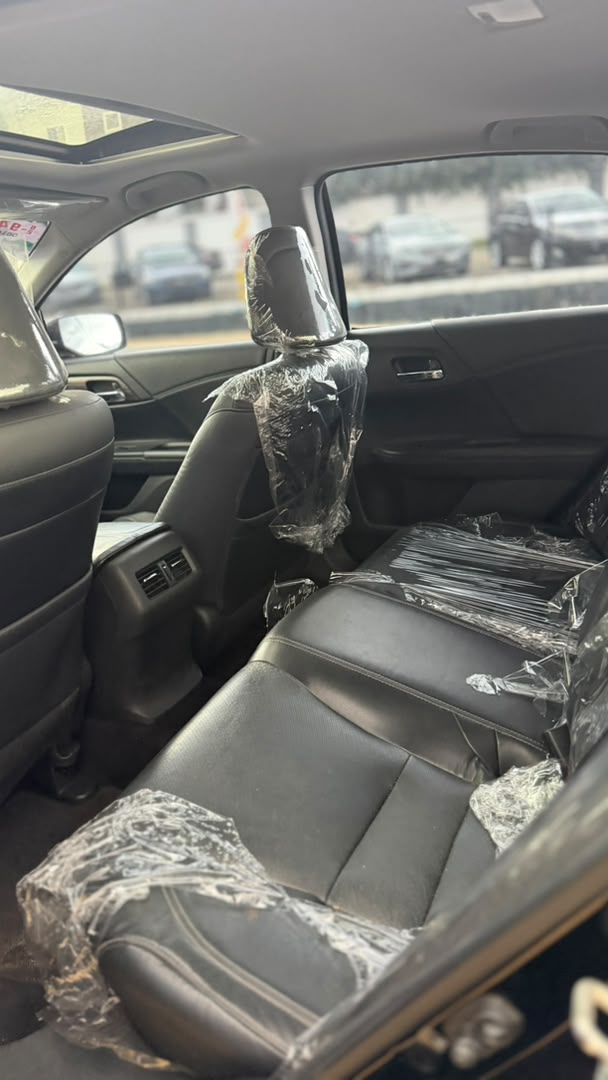 
								CLEAN FOREIGN USED 2016 HONDA ACCORD EXL AVAILABLE  PRICE: 18.5M full									