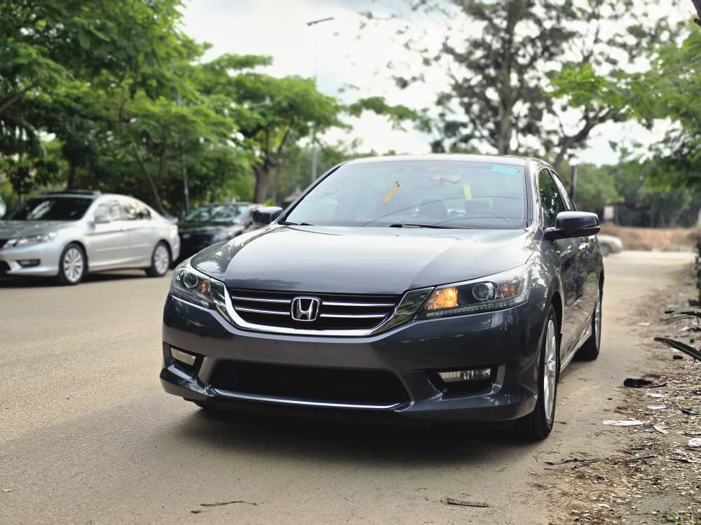 
								Highest Grade Super clean foreign used fullest option 2015 on belt  Honda Accord EXL keyless Double screen with June 2026 Duty going for just 14.5m 200k sambo abujadeal full									