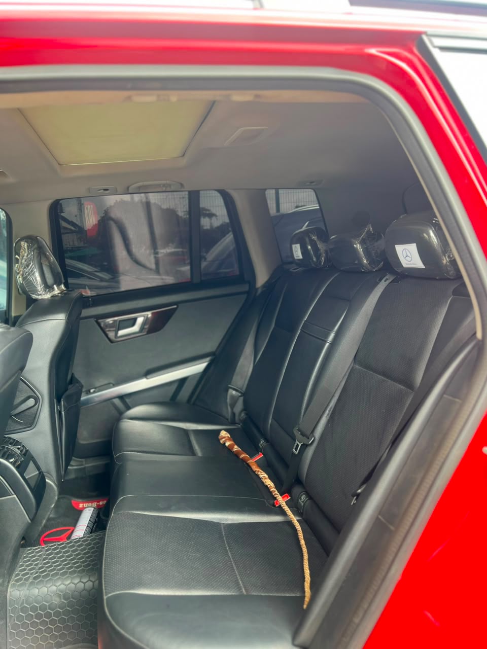 
								BELGIUM GRADE FULL OPTION 2013 MERCEDES GLK  PRICE: 13M full									
