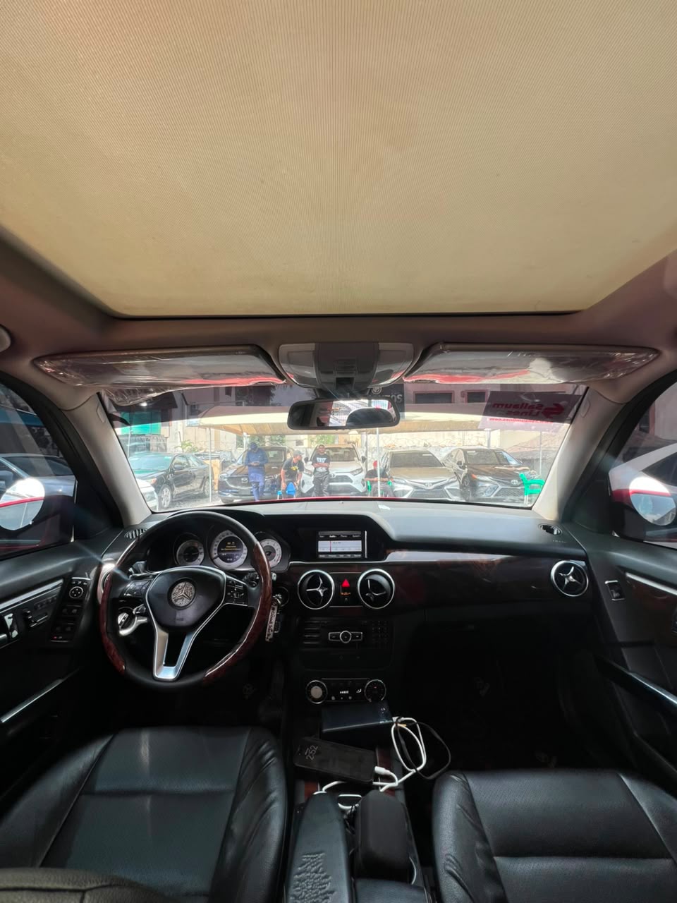 
								BELGIUM GRADE FULL OPTION 2013 MERCEDES GLK  PRICE: 13M full									