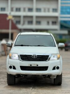 DEAL‼️ 2014 MODEL TOYOTA HILUX AUTOMATIC TRANSMISSION AC CHILLING💯 BUY AND DRIVE 💰N28,000,000 ABUJA