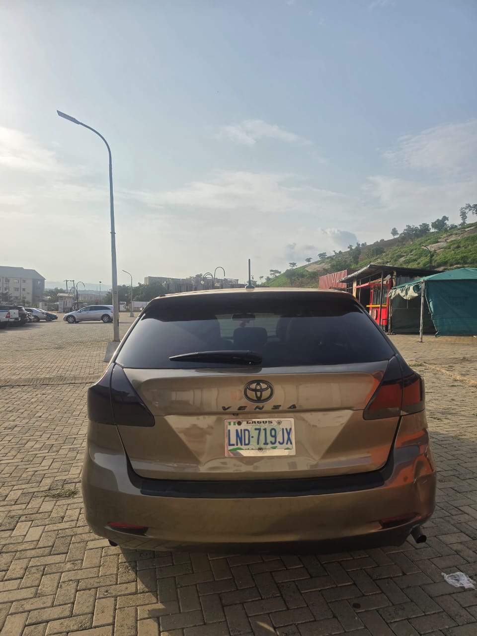 
								Belgium escape Toyota venza 2010 double panoramic roof keyless fullest option going for 11.5m abujadeal full									