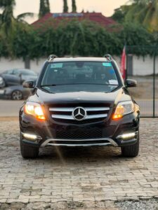 SUPER DISTRESS SALE!! 🚨  2015 Foreign Used Mercedes-Benz GLK 350 4MATIC Extremely clean • Full option • Keyless entry • Double panoramic roof • Everything working perfectly • Buy & Drive.  💰 ₦17.8Million (Today Only) 📍 Abuja