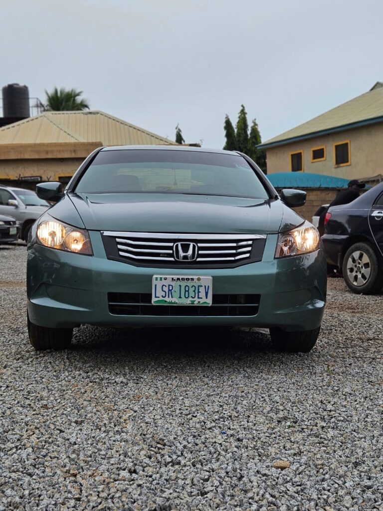 Mad Distress 🔥  Honda Accord 2009 model with untampered engine and gear Ac chilling well Original duty Available  👉4.7m buyer settle 100k  Location Abacha road Nyanya Abuja deal Car is with me directly