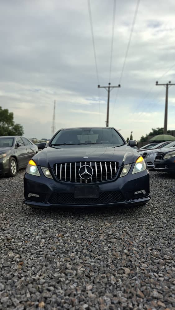 
								2011 E350 8.5m Double panoramic  Keyless entry  Power boot Everything blessed  Location full									