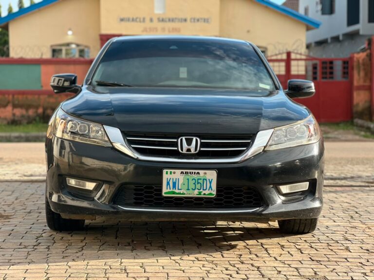 Super clean Honda accord 2014-15 model keyless entry double Screen, with everything working perfectly going for 10.9m