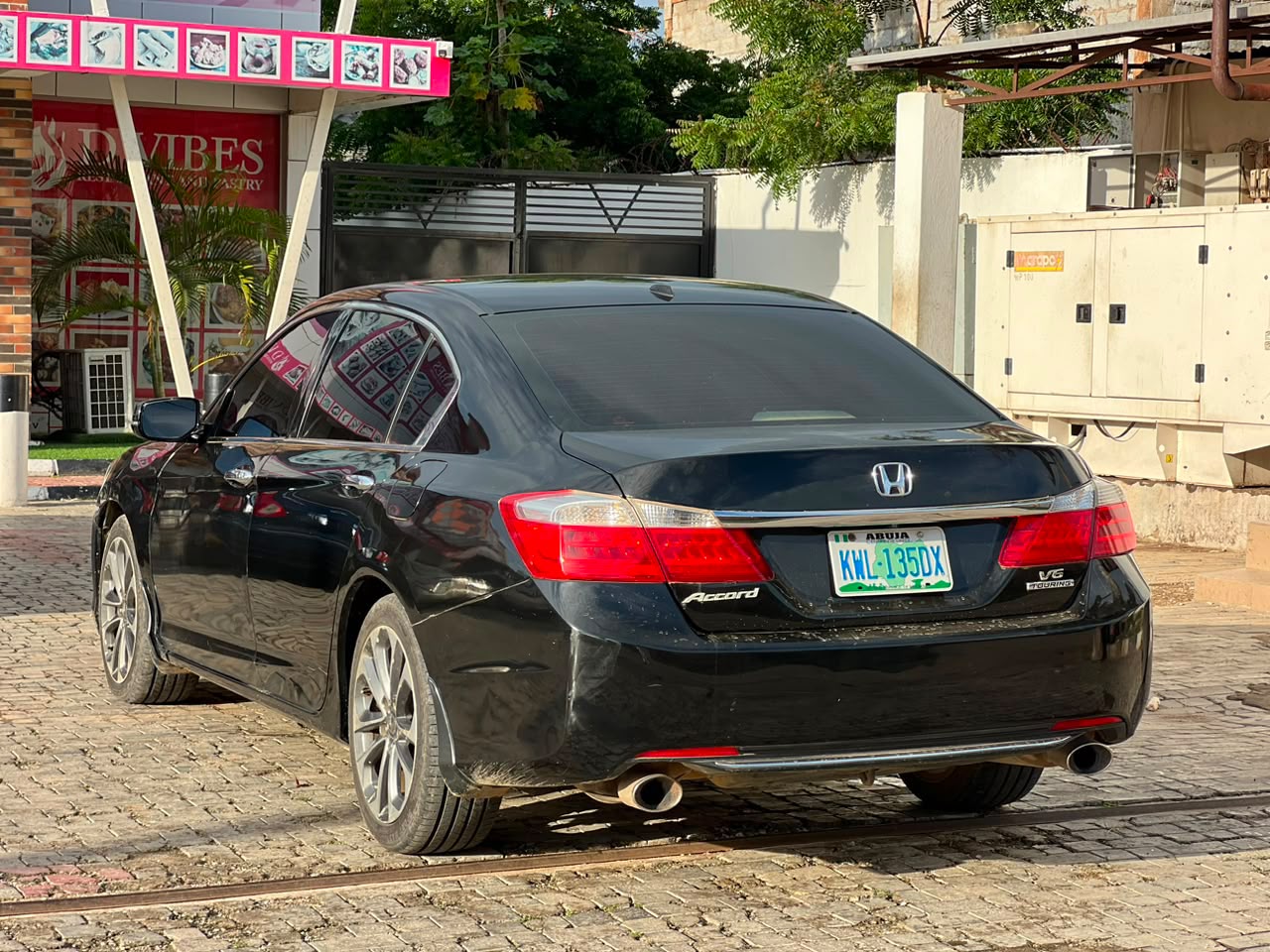 
								Super clean Honda accord 2014-15 model keyless entry double Screen, with everything working perfectly going for 10.9m full									