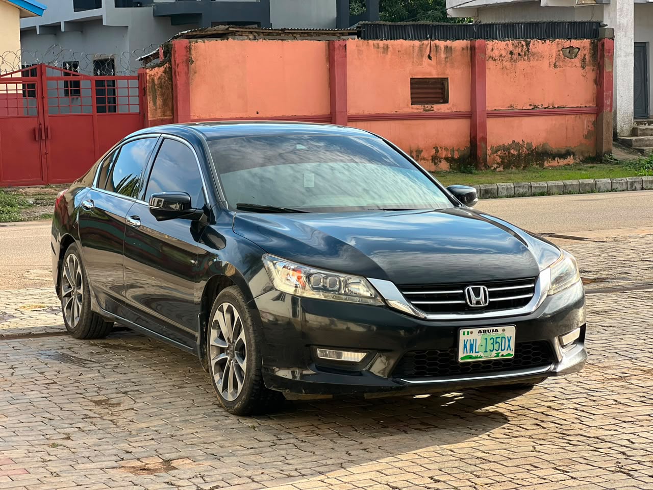 
								Super clean Honda accord 2014-15 model keyless entry double Screen, with everything working perfectly going for 10.9m full									