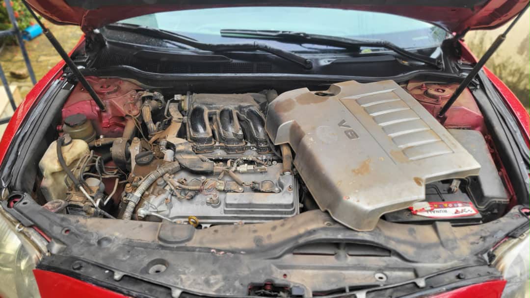 
								Clean used Toyota camry V6 untemperd enjine and gear with chilling AC for  5.5m  Abuja full									