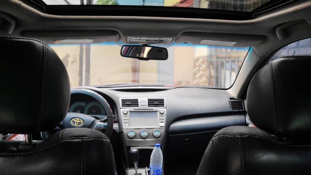 
								Clean used Toyota camry V6 untemperd enjine and gear with chilling AC for  5.5m  Abuja full									