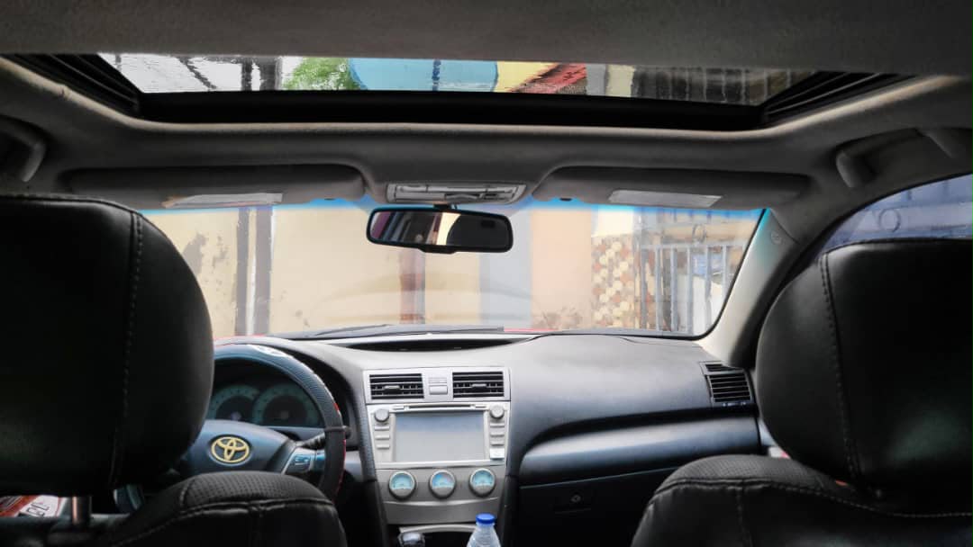 
								Clean used Toyota camry V6 untemperd enjine and gear with chilling AC for  5.5m  Abuja full									