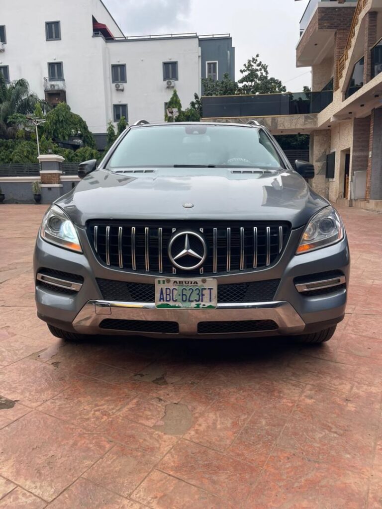 Distress sale 2012 ML350 price 14m owner last buy and drive come with my Sambo