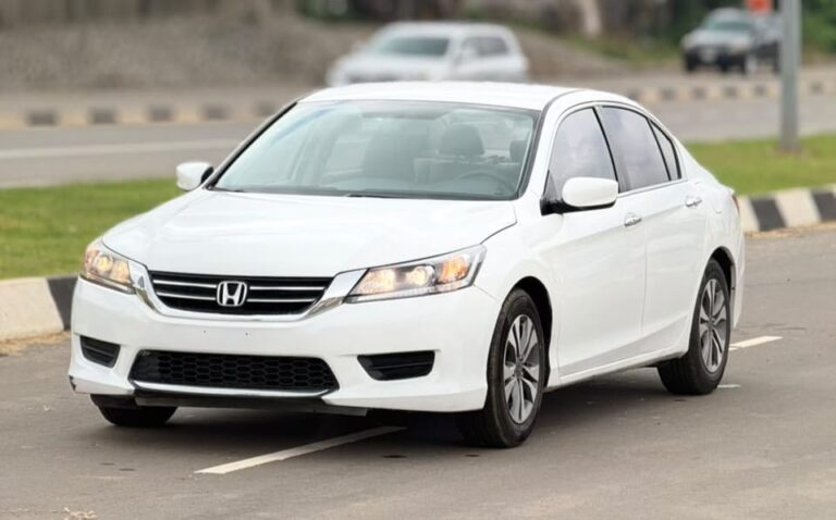 DISTRESS FOREIGN USED 2014 HONDA ACCORD NOTHING TO FIX WITH ORIGINAL CUSTOM DUTY GOING FOR 12.3M ABUJA DEAL