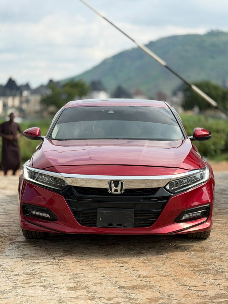 FOREIGN USED 2019 HONDA ACCORD TOURING 2.0T  WITH KEYLESS ENTRY, GEARLESS  SUNROOF RED ON CREAM INTERIOR AND VALID DUTY GOING FOR 26.5 MILLION NAIRA ONLY