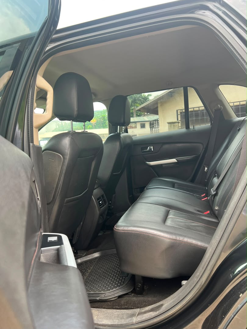 
								Extremely clean used Ford Edge 2014 for just 6.9m Abuja full									