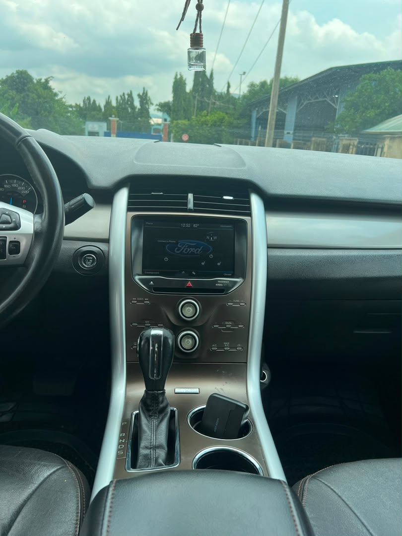 
								Extremely clean used Ford Edge 2014 for just 6.9m Abuja full									