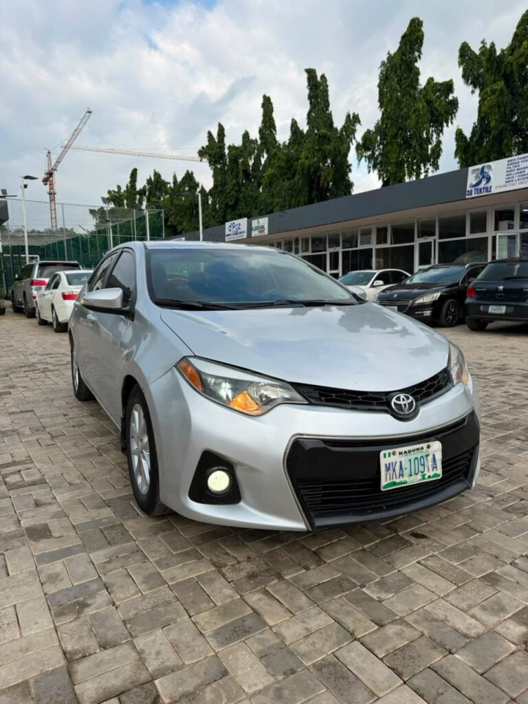 Belgium 🇧🇪 grade  2015 Toyota Corolla  Absolutely clean 9.5m
