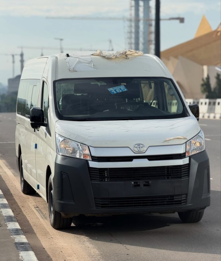 TEAR RUBBER DEAL  Brand new Hiace Bus 2026 Model (13 Seaters)  PRICE: N98M   Abuja deal 📍  Nationwide Delivery