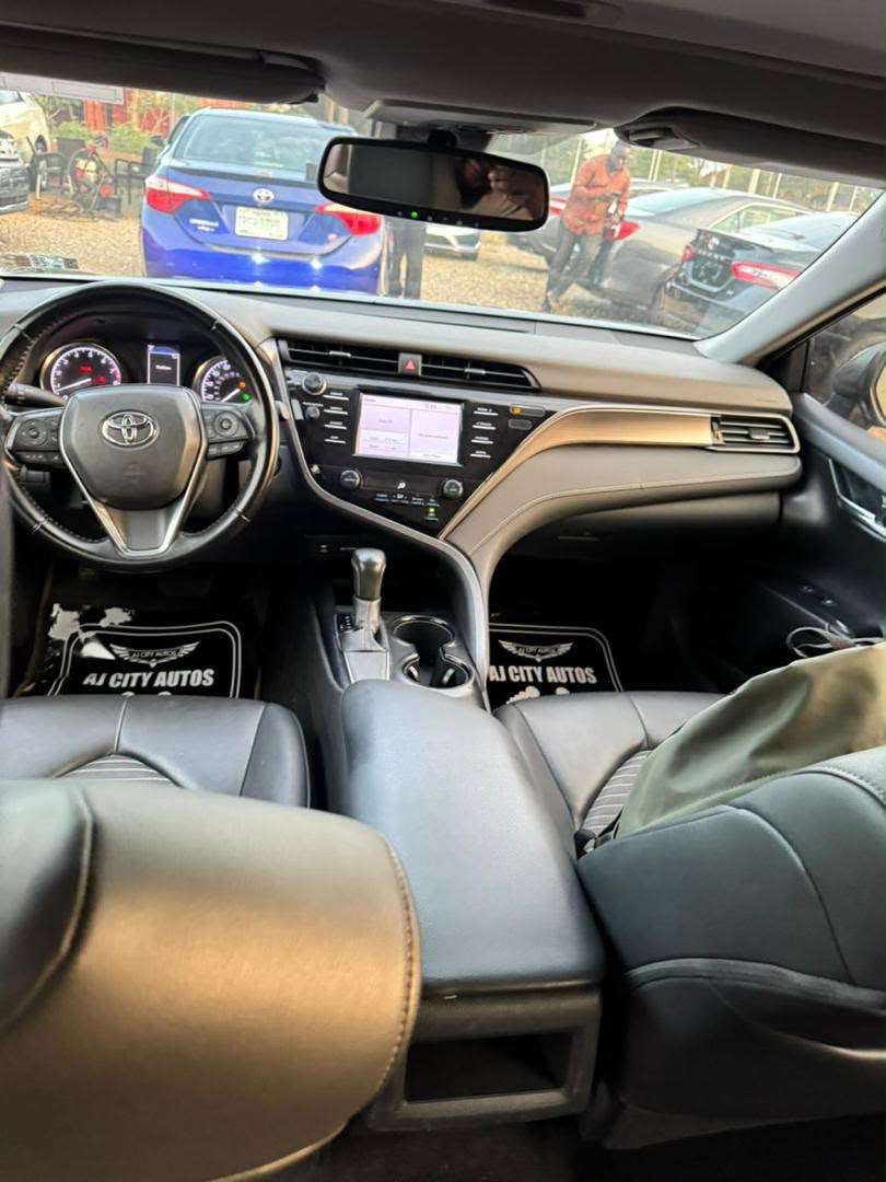 
								On Distress foreign used Toyota Camry SE keyless 2019 for 21.5m for only today full									