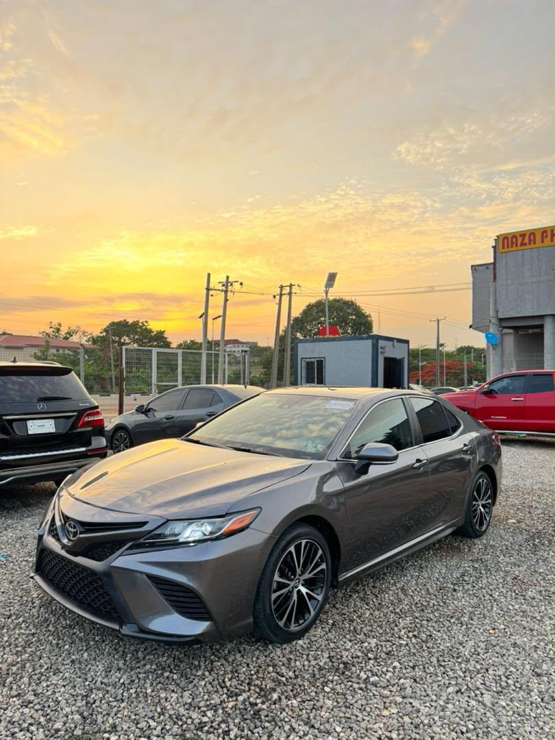 
								On Distress foreign used Toyota Camry SE keyless 2019 for 21.5m for only today full									
