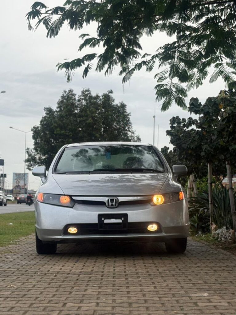 Mad Distress alert ⚠️  Honda Civic 2008 with Belgium engine and gear Original duty Available Buy and drive absolutely nothing to fix  👉4.5m buyer settle 100k  Location Abacha road Nyanya Abuja deal Car is with me directly