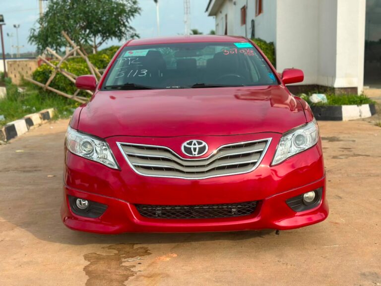 2010 direct Belgium 🇧🇪 Camry sport 10.9m owner 200k sambo