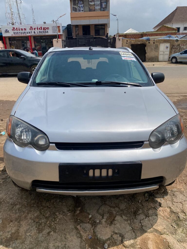 Distress Neatly used Honda HR-V with sound Untampered engine and gear, Ac chills. Price~ 3.350M Settlement~ 150k Location~ Kubwa,Abuja.