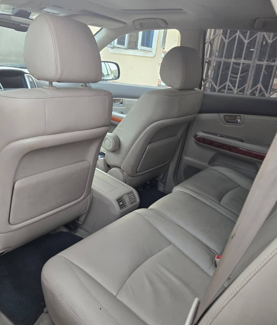 
								Quick Sale ‼️   ✨ Extremely Clean Foreign Used 2008/09 Lexus RX 340 with Original Custom Duty  Price 11.8m Location 📍 Abuja deal 🤝 Gaduwa @ owner house 🏡  Hurry before you hear sold full									