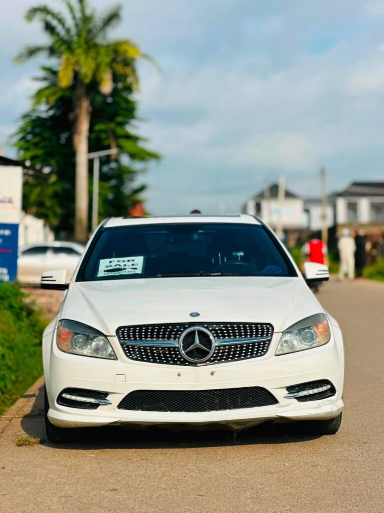 Extremely Clean Used Mercedes Benz C300 2009 for just 6.9m Abuja