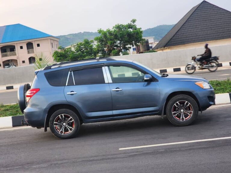 I need dealer to come carry this 2010 rav4  for just 5.7m untempered engine and gearbox ac working perfectly today dealer deal please no last priced