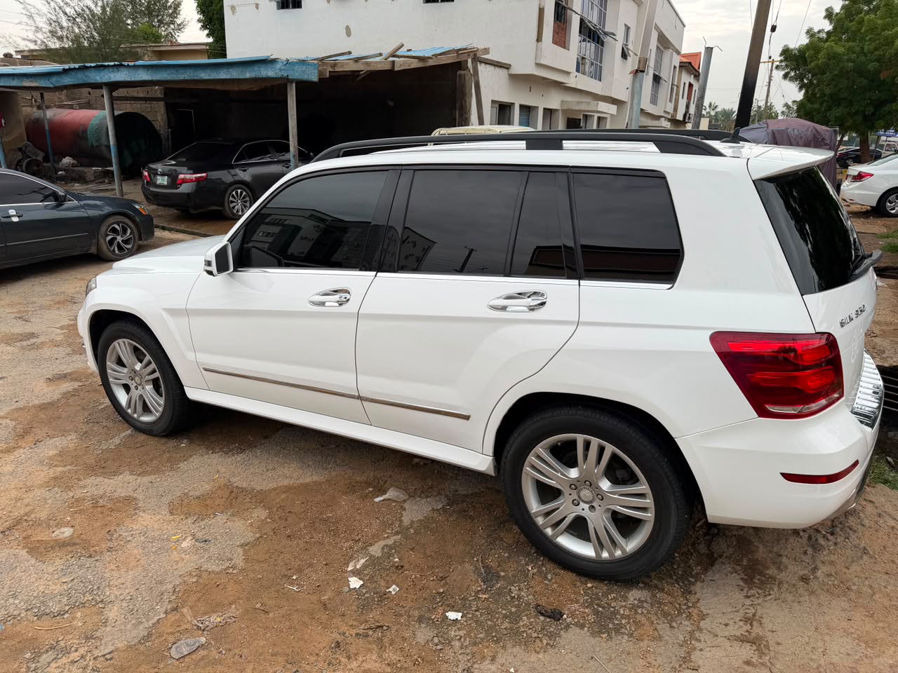 
								Giveaway Deal‼️‼️‼️ (Accident Free) Carefully Used (3months Registered) 2014 Mbenz Glk 350 car is first body (Nothing To Fix) Black Engine Fullest Option (Power Booth & Double Pano) with duty going for just 13.7m with sambo Lugbe Abuja📍 ZERO CHAIN DEAL full									
