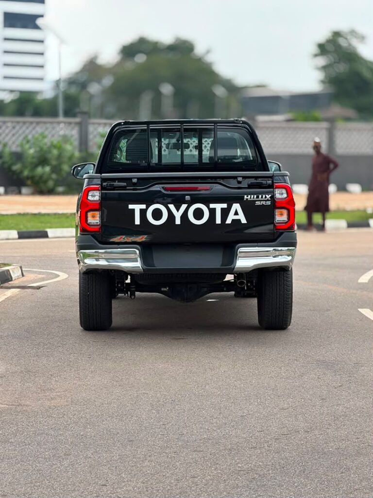 BRAND NEW TOYOTA HILUX SR5 2025 (4 PLUGS ENGINE)  ORIGINAL DUTY 📃  AUTOMATIC TRANSMISSION   PRICE: 72M 💰  ABUJA DEAL 📍  NATIONWIDE DELIVERY