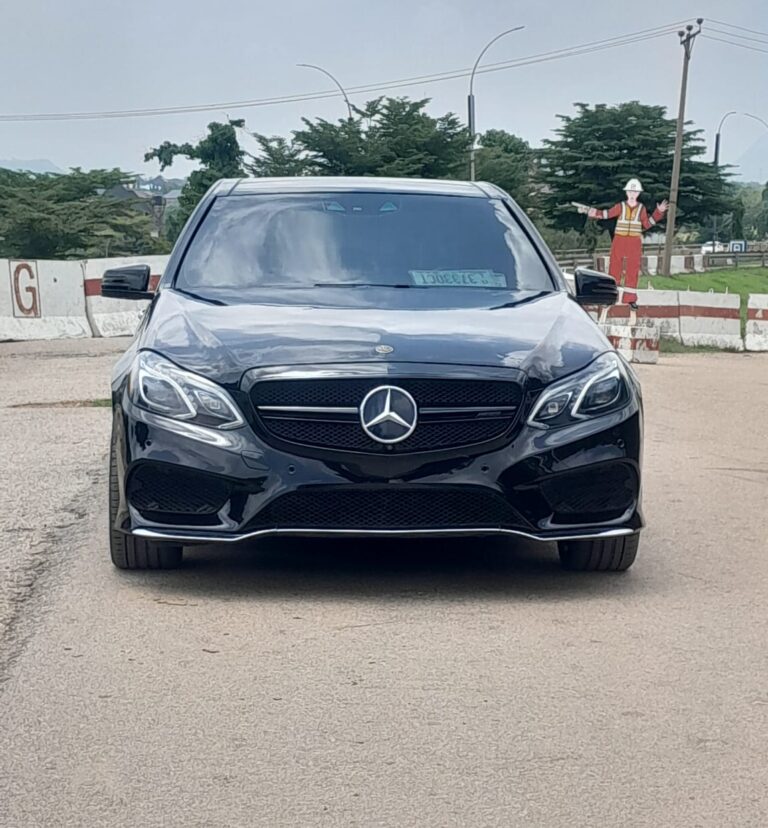 UNREGISTERED NEATLY USED 2016 MERCEDES-BENZ E400 V6 BITURBO WITH PROPER DOCUMENTATION UNTAMPERED SYSTEM GOING FOR 20.5M ABUJA DEAL