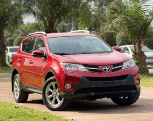 Foreign Used 2015 Toyota RAV4   Clean, rugged, fuel-efficient, and ready for any journey.   PRICE; 18.5M OnLy💰   Reliable performance with premium comfort.   AbuJa LoKaTioN