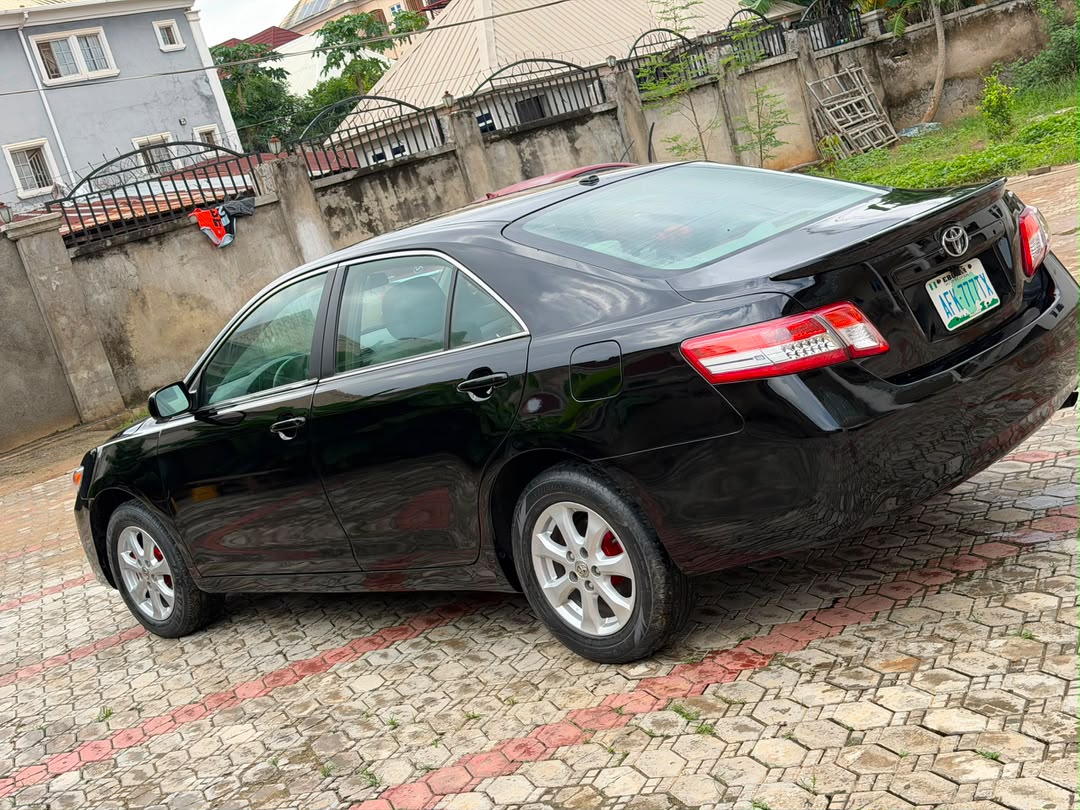 
								Belgium grade 2010 Toyota Camry with untampered engine and gear for 7.5M buy and drive full									